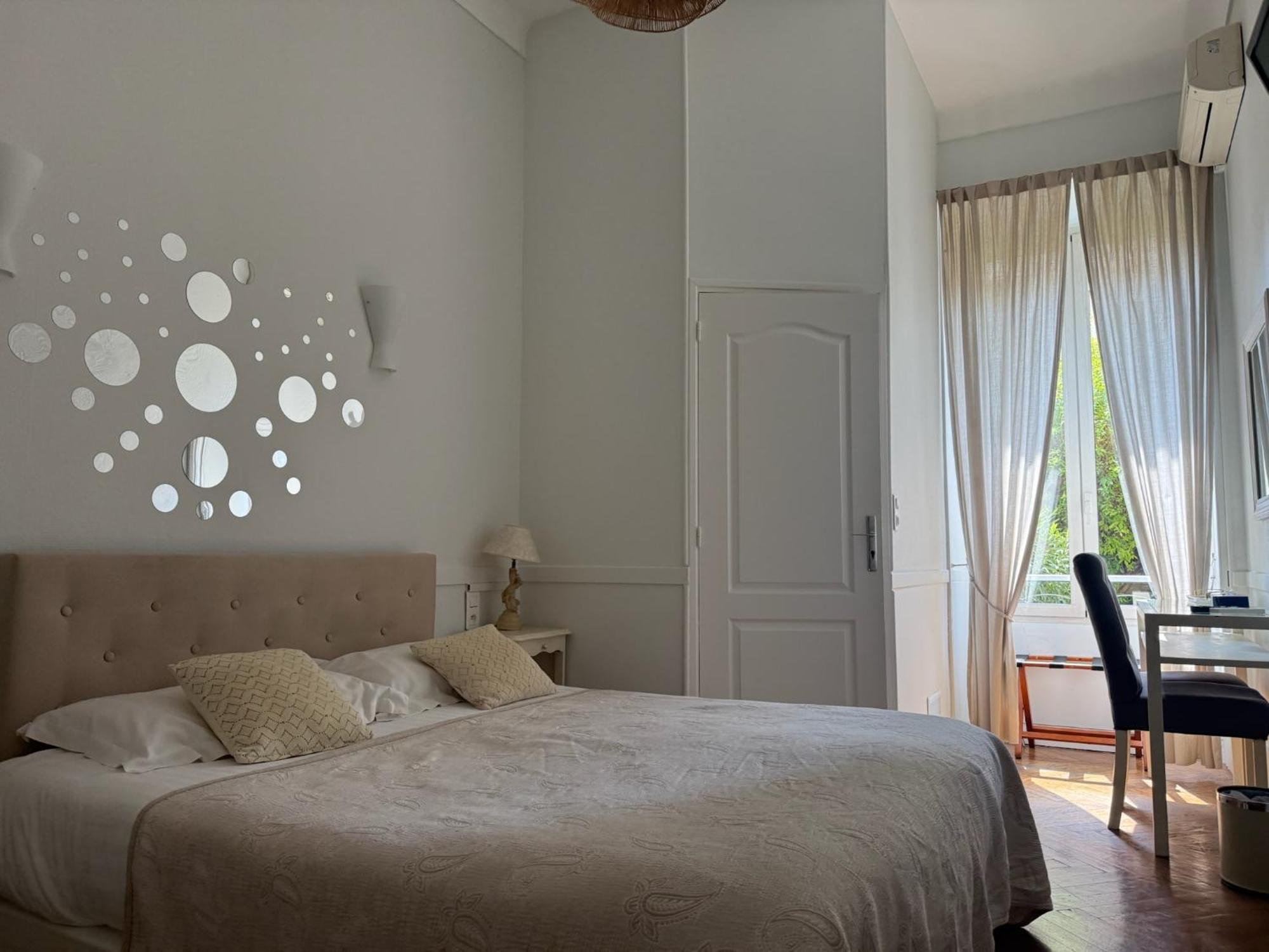 Garden Hotel 3*