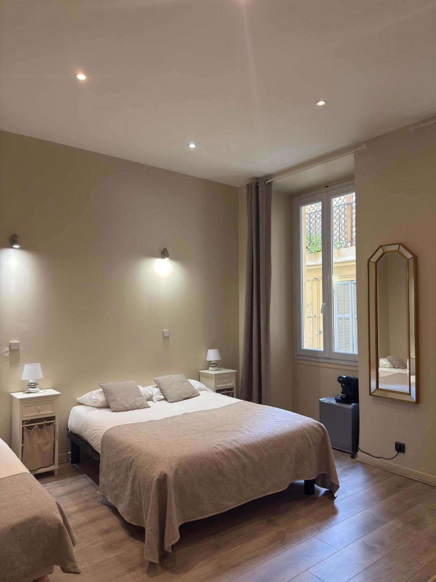 Garden Hotel 3*